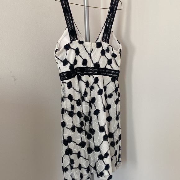 Guess Dress Size 10 - Picture 4 of 4